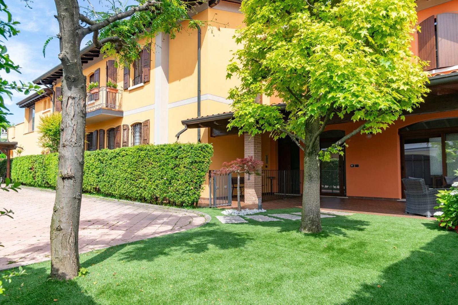 Hotel La Vecchia Tramvia Castiglione Delle Stiviere Exterior foto